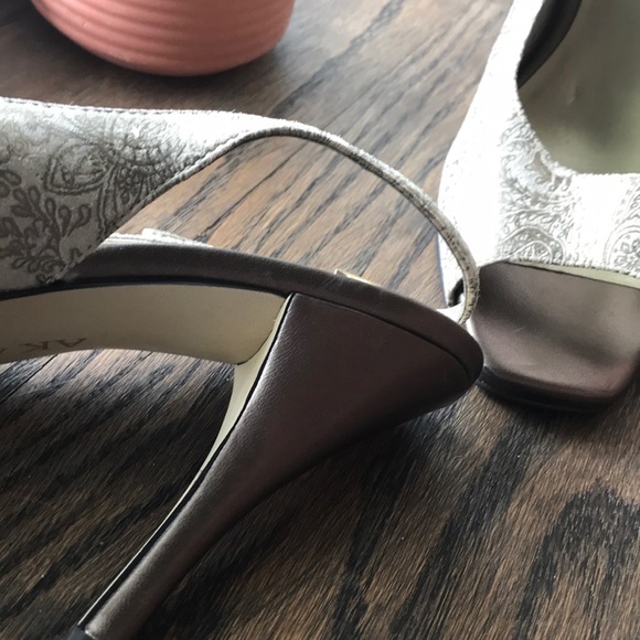 Shoes - Picture 3 of 5